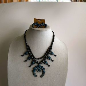 NURI -  turquoise beads 2 layer faux turquoise stone medallion w/earrings NEW